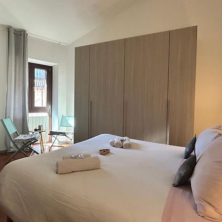 Tua Duplex Apartment Salo Bagian luar foto