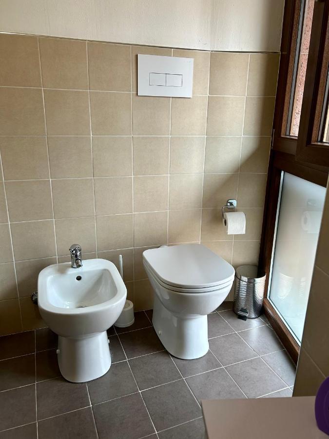 Tua Duplex Apartment Salo Bagian luar foto