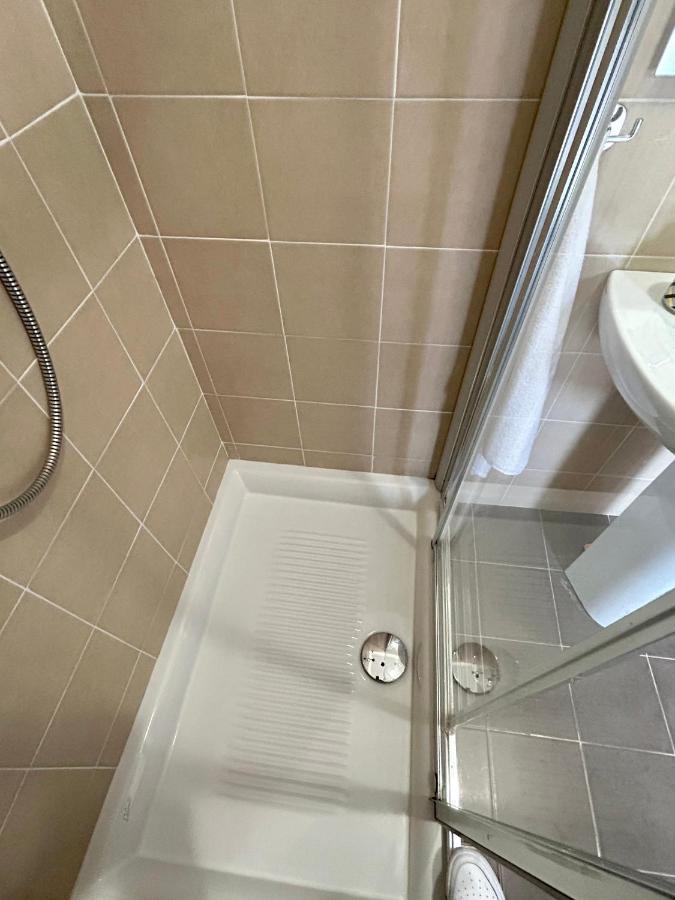 Tua Duplex Apartment Salo Bagian luar foto