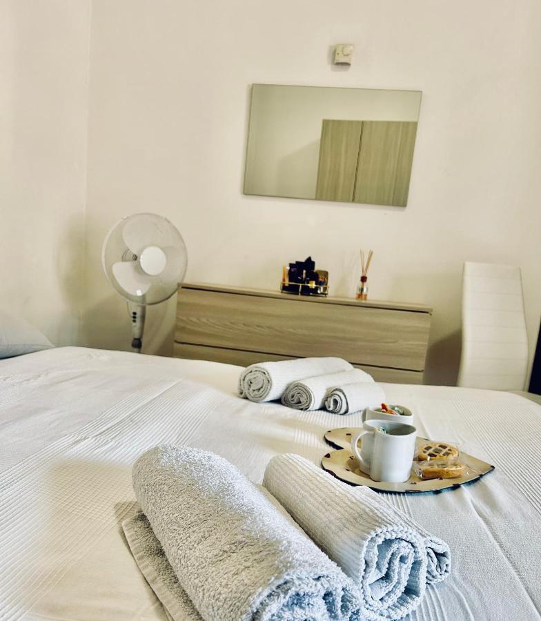 Tua Duplex Apartment Salo Bagian luar foto