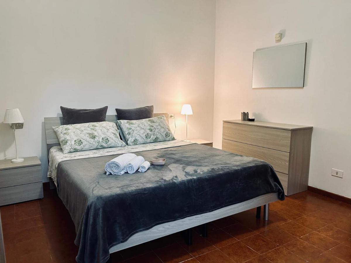 Tua Duplex Apartment Salo Bagian luar foto