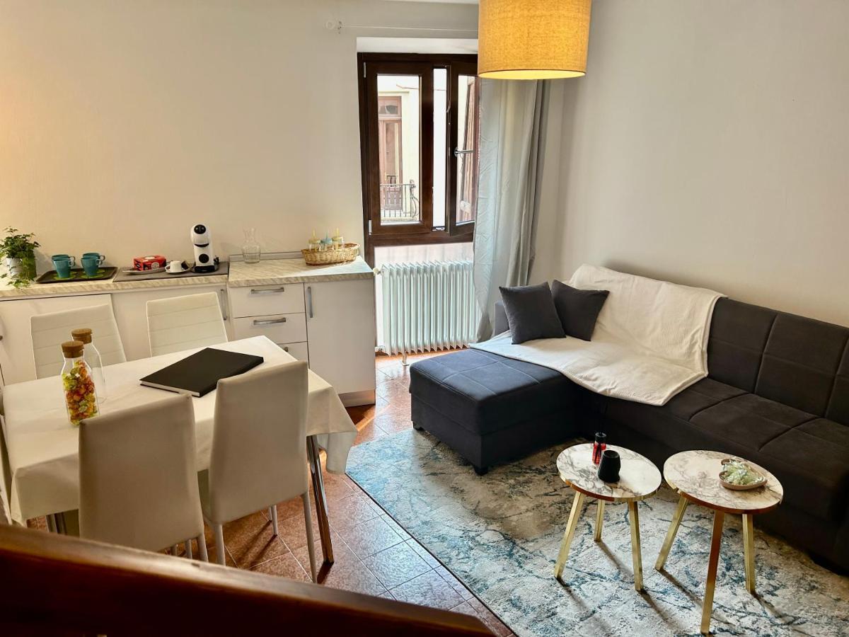 Tua Duplex Apartment Salo Bagian luar foto