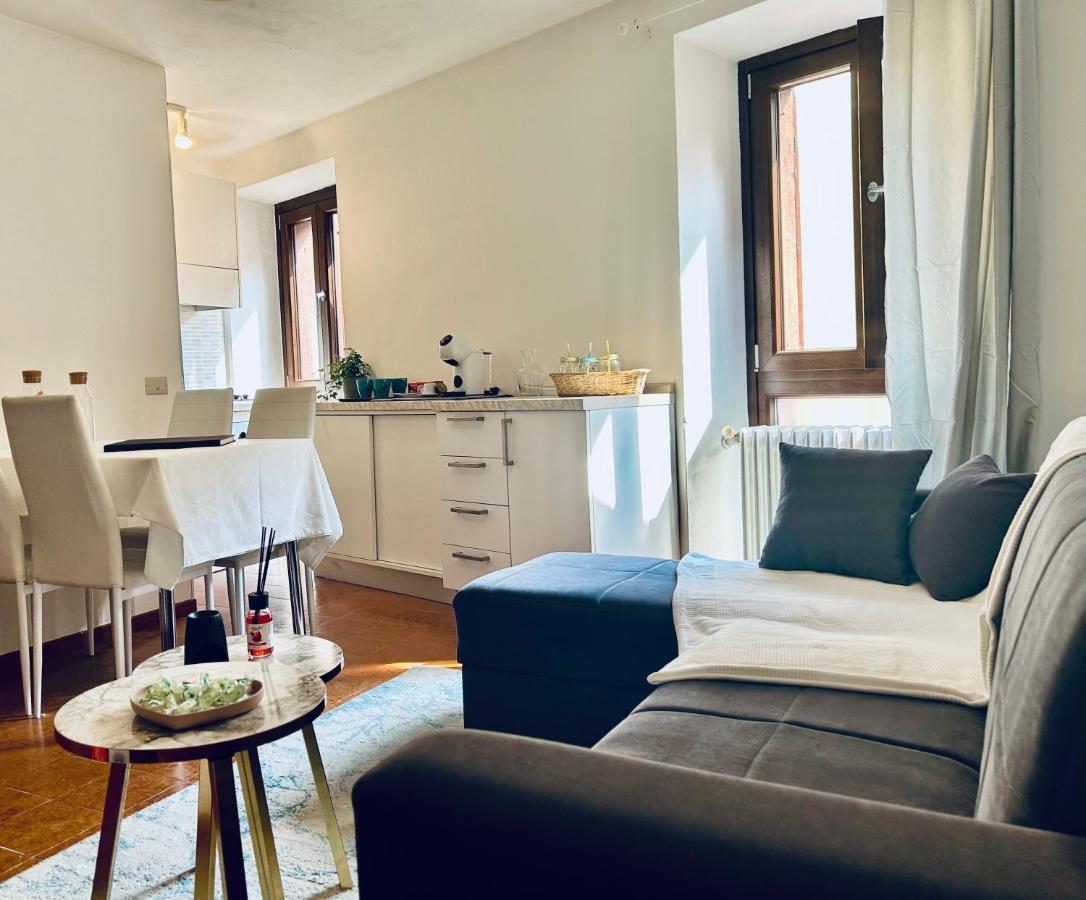 Tua Duplex Apartment Salo Bagian luar foto