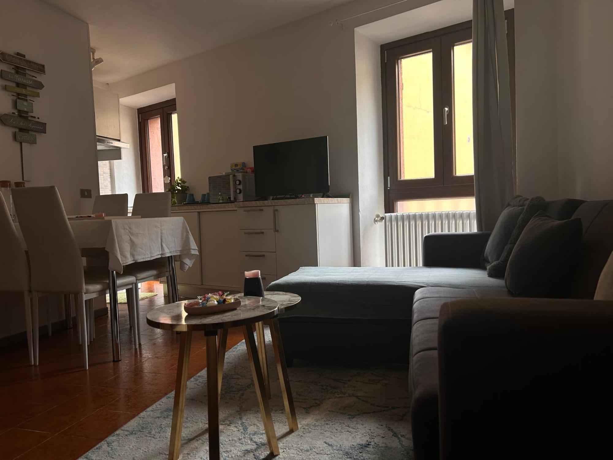 Tua Duplex Apartment Salo Bagian luar foto