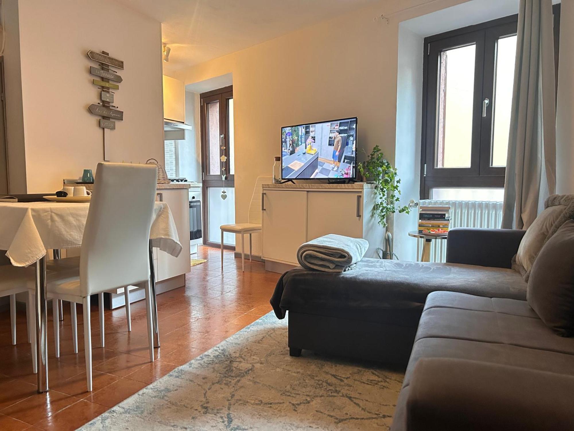 Tua Duplex Apartment Salo Bagian luar foto